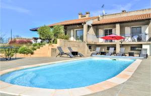 Maisons de vacances Amazing Home In Aubarne Sant,anastasie With 3 Bedrooms, Private Swimming Pool And Outdoor Swimming Pool : photos des chambres