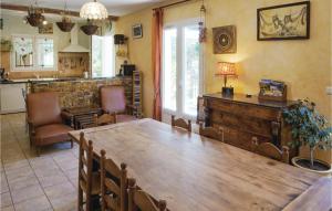 Amazing Home In Prades Sur Vernazobre