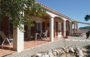 Maisons de vacances Nice home in Prades sur Vernazobre with 3 Bedrooms, WiFi and Outdoor swimming pool : photos des chambres