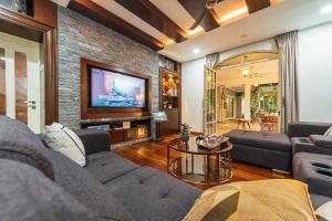25P Enchanting Bungalow Retreat - Mystical Garden,Petaling Jaya by Verano