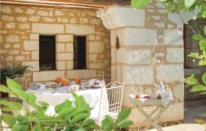 Cozy Home In Lye With Wifi