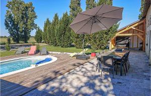 Maisons de vacances Nice Home In Thilouze With 4 Bedrooms, Wifi And Heated Swimming Pool : photos des chambres