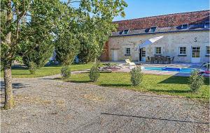 Maisons de vacances Nice Home In Thilouze With 4 Bedrooms, Wifi And Heated Swimming Pool : photos des chambres