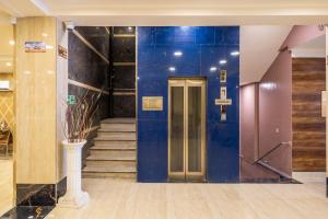 Hotel V inn Sindhi Camp