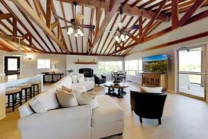 Chez Elmo - Hudson Bend