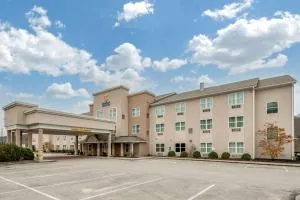 Comfort Inn & Suites Northern Kentucky - Cold Spring