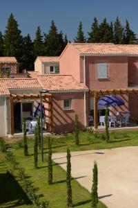 Appart'hotels Residence Odalys Le Mas des Alpilles : Appartement en Duplex