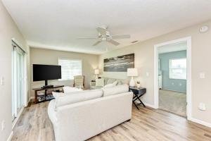 Anna Maria Island Beach Palms 8B