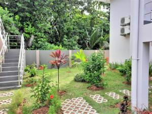 Palm Holiday Apartments