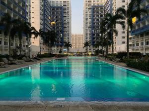 Azenith Staycation At Sea Residences Moa