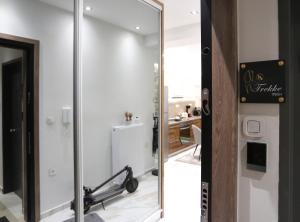 LA Larissa Luxury Apartments Trekke