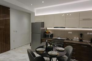 LA Larissa Luxury Apartments Trekke
