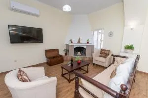 Angels’ Home- Modern & Comfy, Fully equipped 3BD - Dhrápanos