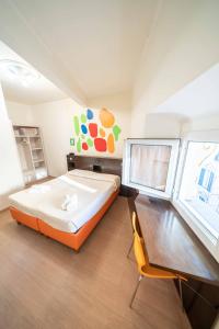 Large Quadruple Room room in Hotel Cairoli