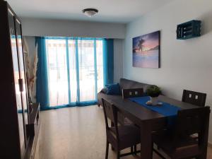 Relax y comodo APARTAMENTO CON GRAN TERRAZA, PISCINA Y CON VISTAS AL MAR, A SOLO 50 m DE LA PLAYA