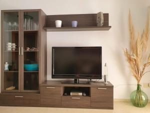 Relax y comodo APARTAMENTO CON GRAN TERRAZA, PISCINA Y CON VISTAS AL MAR, A SOLO 50 m DE LA PLAYA