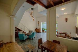Deltora Villa - free off to Galle Fort by TukTuk