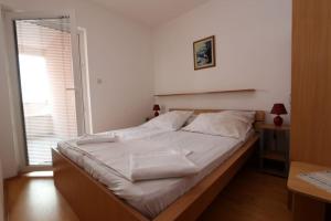 Anamar Apartments