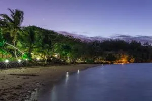 Funky Fish Beach & Surf Resort - Matamanoa Island