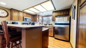 Forest Creek 28 Rustic Updated Condo