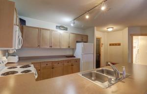CS325 Copper Springs condo