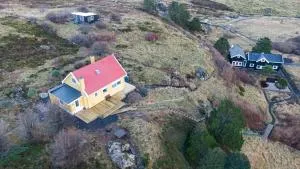 Red Robin - Vacation homes next to Svartifossur waterfall - تورشافن