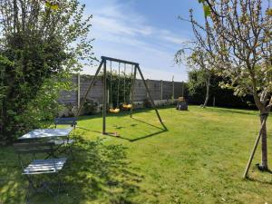 Maisons de vacances Gite galets et bois flottes proche mer gold beach meuble de tourisme 4 etoiles : photos des chambres