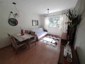 Apto com dois quartos no bairro de Jardim Camburi