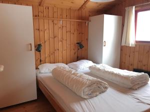 Two-Bedroom Cottage room in Lifjelltunet
