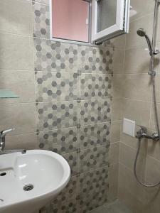 Lux Apart Uzunov 2