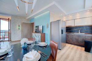 Beachfront Smart Homes by Martys