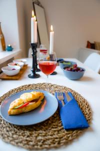 Kotoisa & Tyylikäs Keskusta-asunto Neljälle!