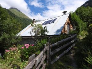 Maisons de vacances Gite Au printemps Japonais, petit train de la Mure, parc des Ecrins : photos des chambres