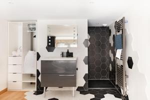 Appartements Charmant hypercentre tram design : photos des chambres