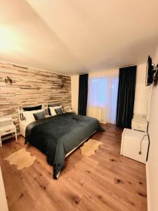 Eden By the Mountain