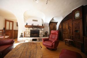 Maisons de vacances Room for two in a house of the XVII century - N3 Chez Jean Pierre : photos des chambres