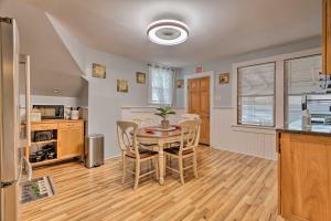 Lovely Stoughton Getaway Near Train Station!