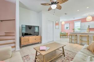 Easy Walk to Seagrove Beach Beverly Bungalow