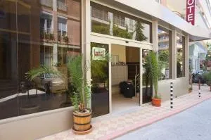 Семеен Хотел Елена Палас - 内塞伯尔