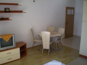 Apartment in Duce with sea view, balcony, air conditioning, WiFi 5060-4 
