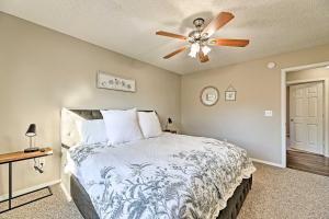 Fayetteville Home w Hot Tub ~ 3 Mi to U of A!