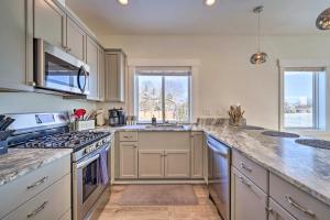 Bright La Conner Getaway with Mountain Views!