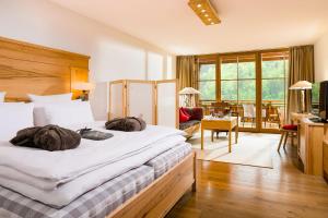 Junior Suite Königskerze room in Berghotel Rehlegg