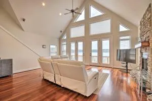 Dreamy Ridgeway Home with Grill on Lake Wateree! - Lugoff