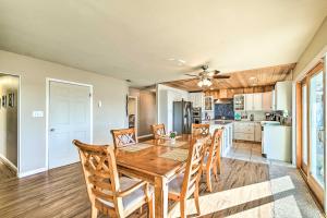 Sunny Lakefront Family Paradise with Deck and 2 Kayaks