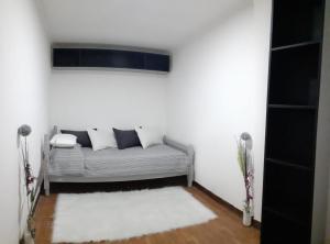 DEPARTAMENT AMATT (15 min del Aeropuerto Internacional Ezeiza)