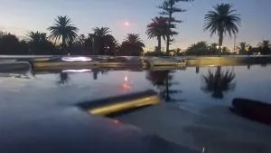 One bedroom CBD unit, walk to beaches & cafes - Merewether