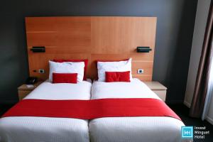 Standard Twin Room room in Hotel De La Couronne Liege