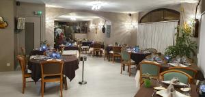 Hotels Logis Hotel Saint-Hubert : photos des chambres
