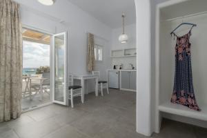 Aqua Bay Beachfront Studios Agia Kyriaki Beach, Milos